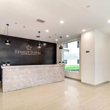 Starlit Suites Newtown コルカタ エクステリア 写真