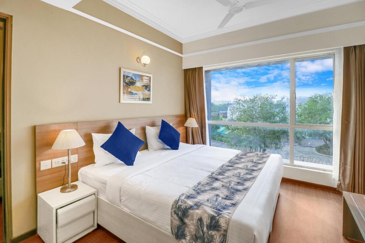Starlit Suites Newtown コルカタ エクステリア 写真
