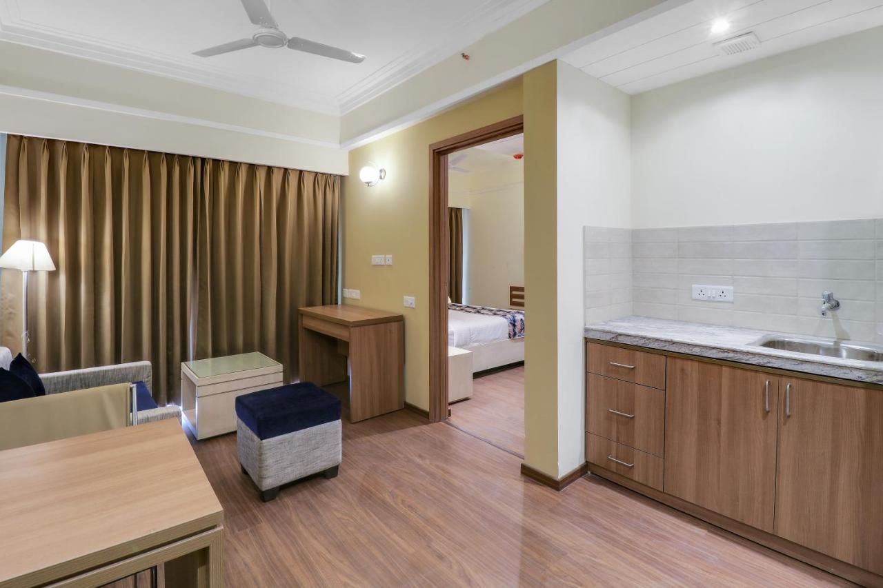 Starlit Suites Newtown コルカタ エクステリア 写真