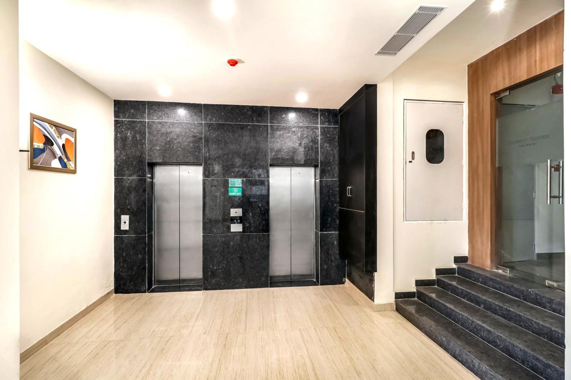 Starlit Suites Newtown コルカタ エクステリア 写真