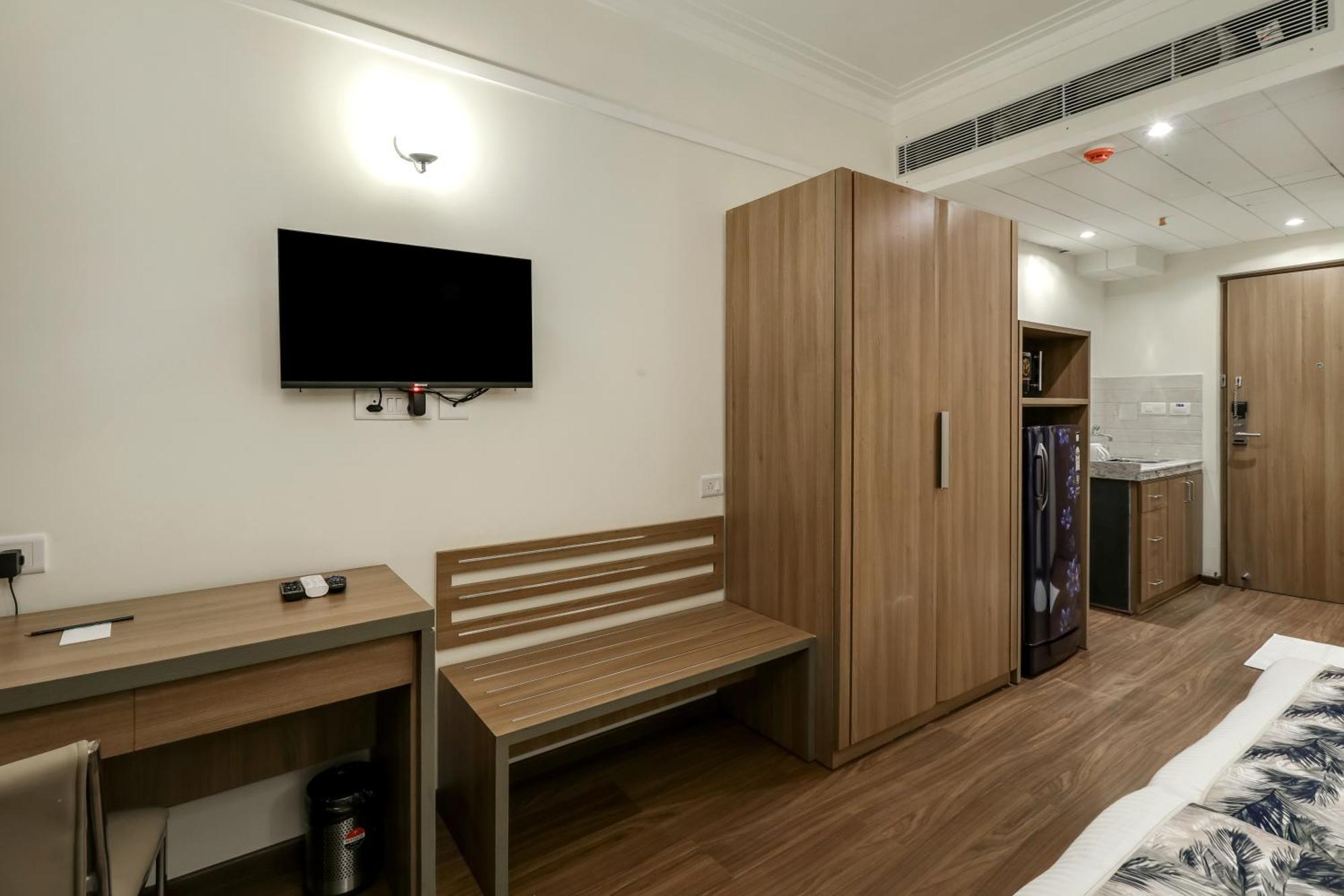 Starlit Suites Newtown コルカタ エクステリア 写真