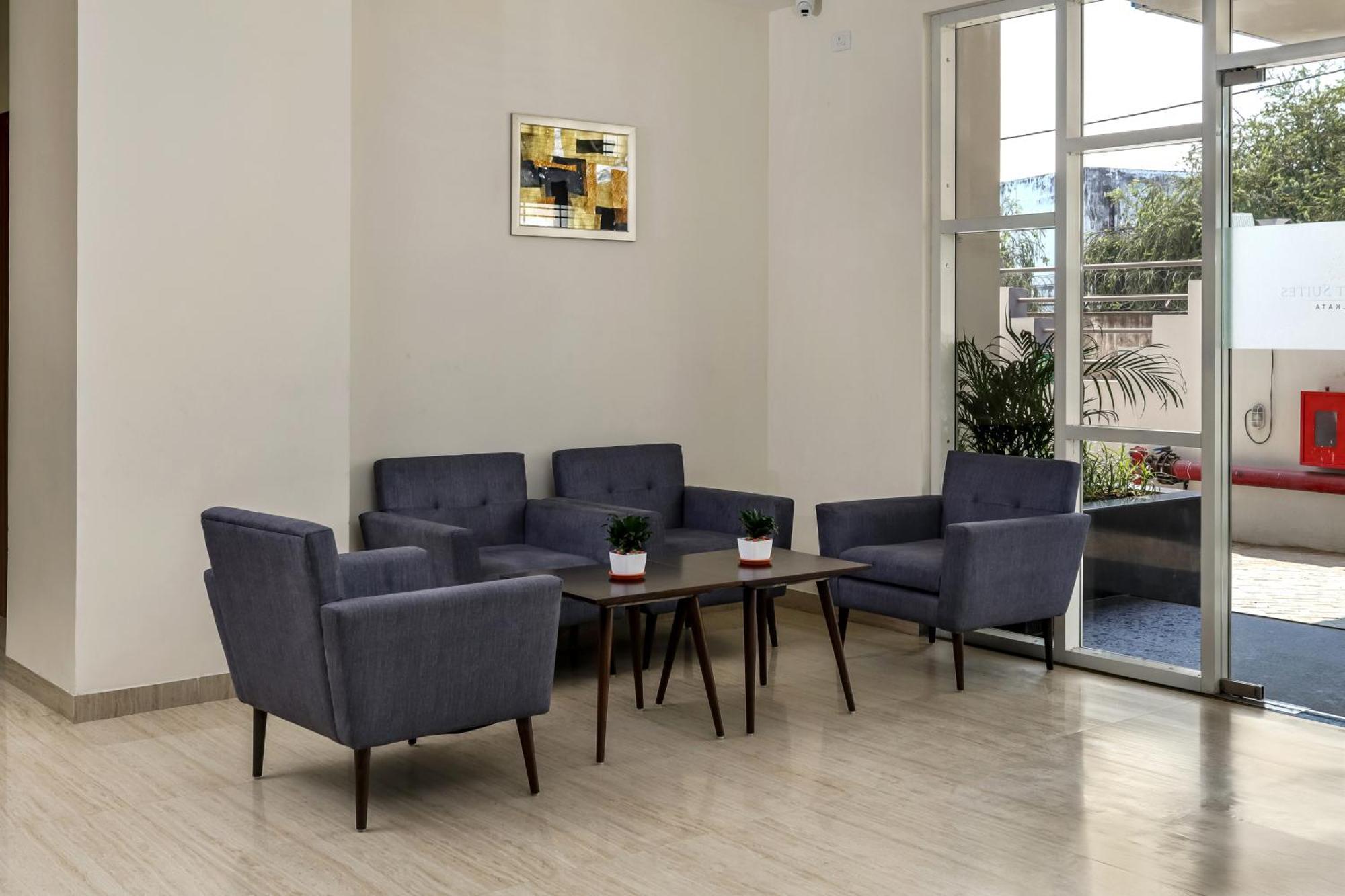 Starlit Suites Newtown コルカタ エクステリア 写真