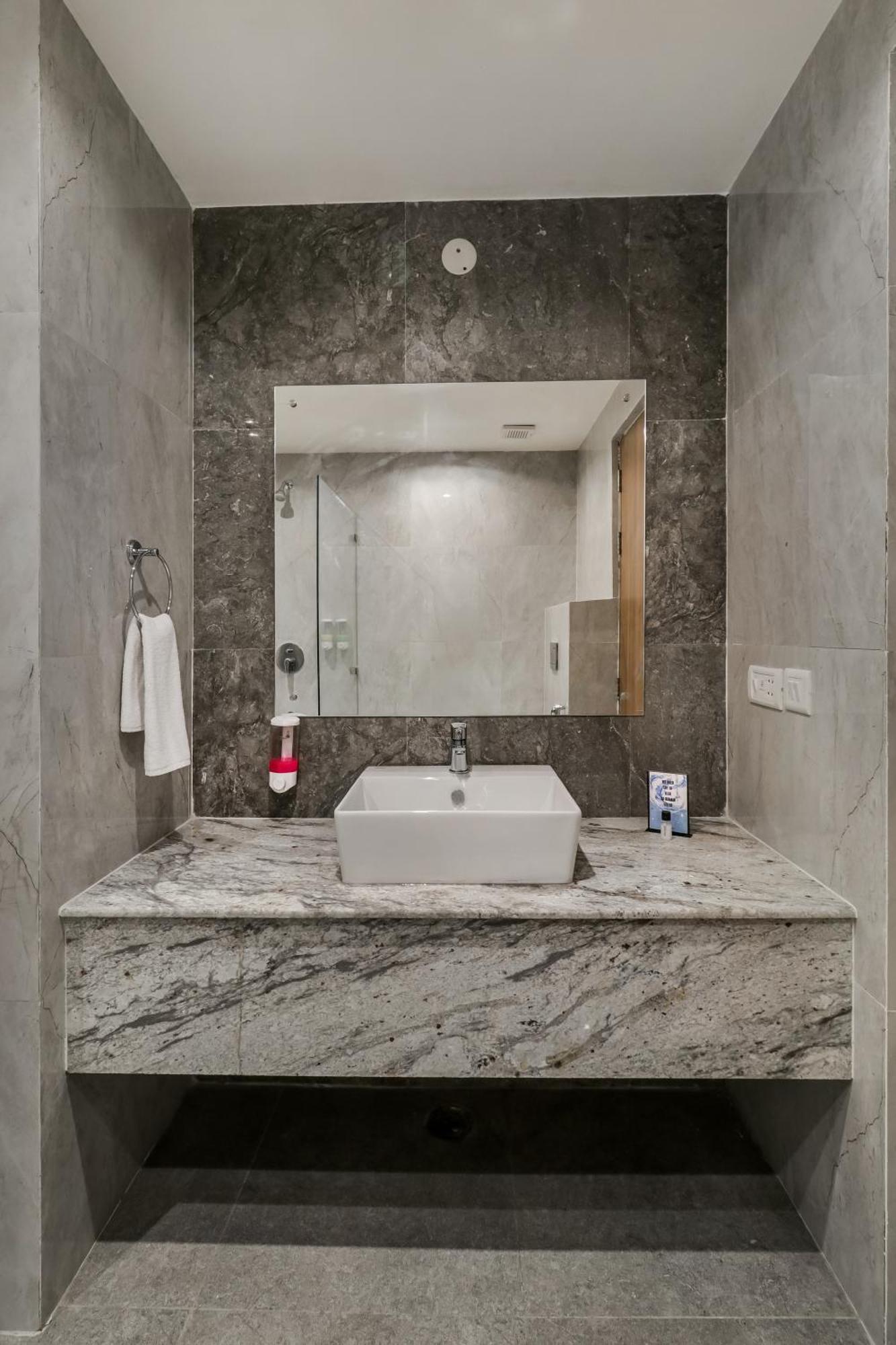 Starlit Suites Newtown コルカタ エクステリア 写真